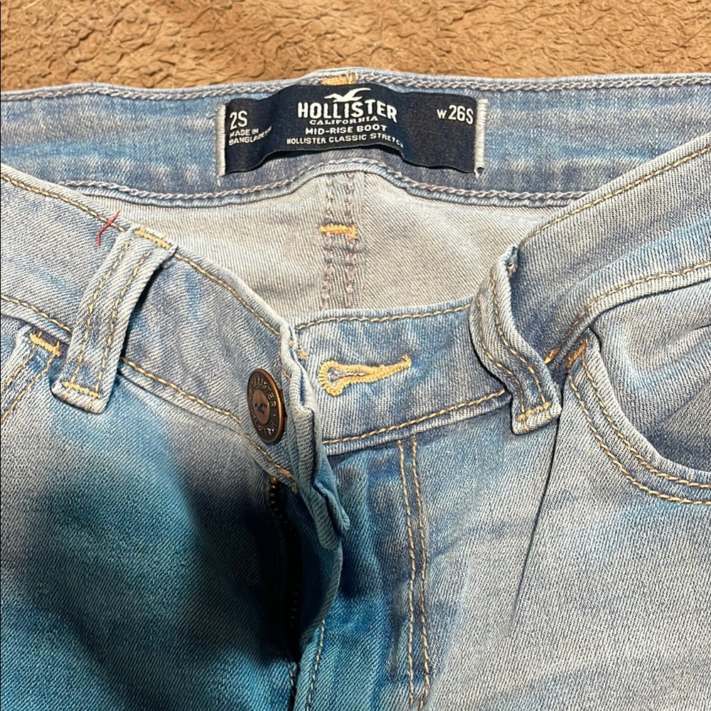 Hollister Blue Bootcut Jeans with Classic Denim Style